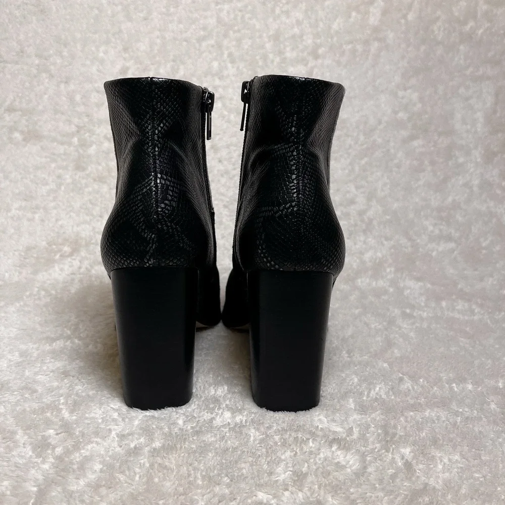 Very Volatile LA Color Block Bootie Womens 7.5 Suede Leather‎ Black Snakeskin